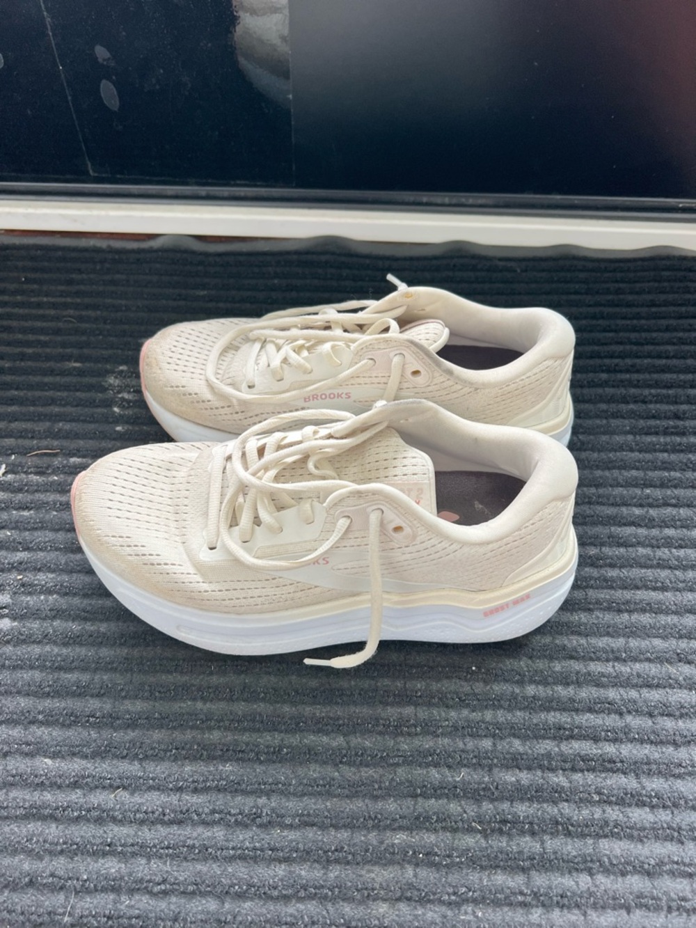 Brooks Women's Brooks Ghost Max 2 Running Shoes in Cream